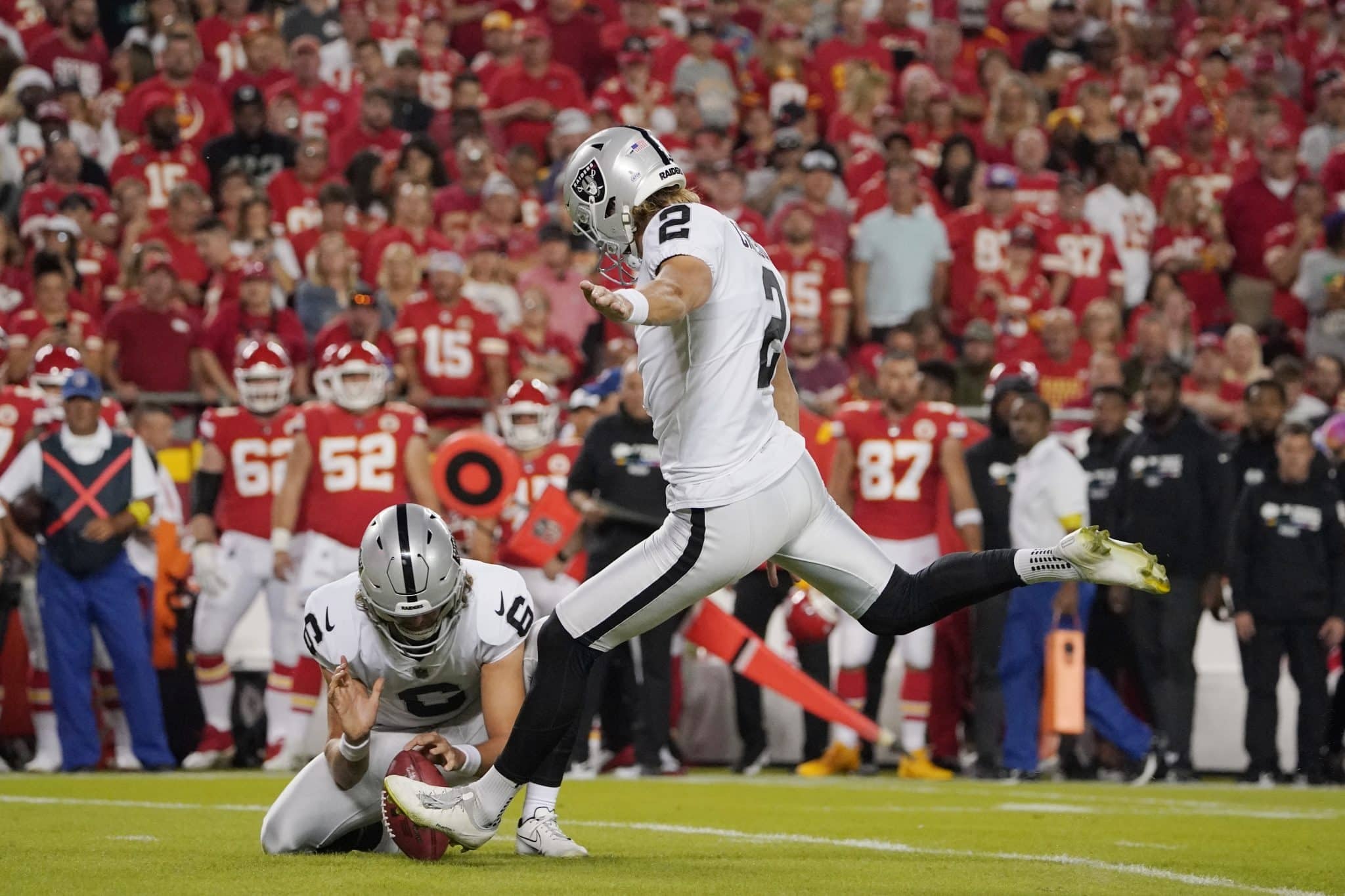 Report links former Auburn kicker Daniel Carlson to a new NFL team ahead of 2026