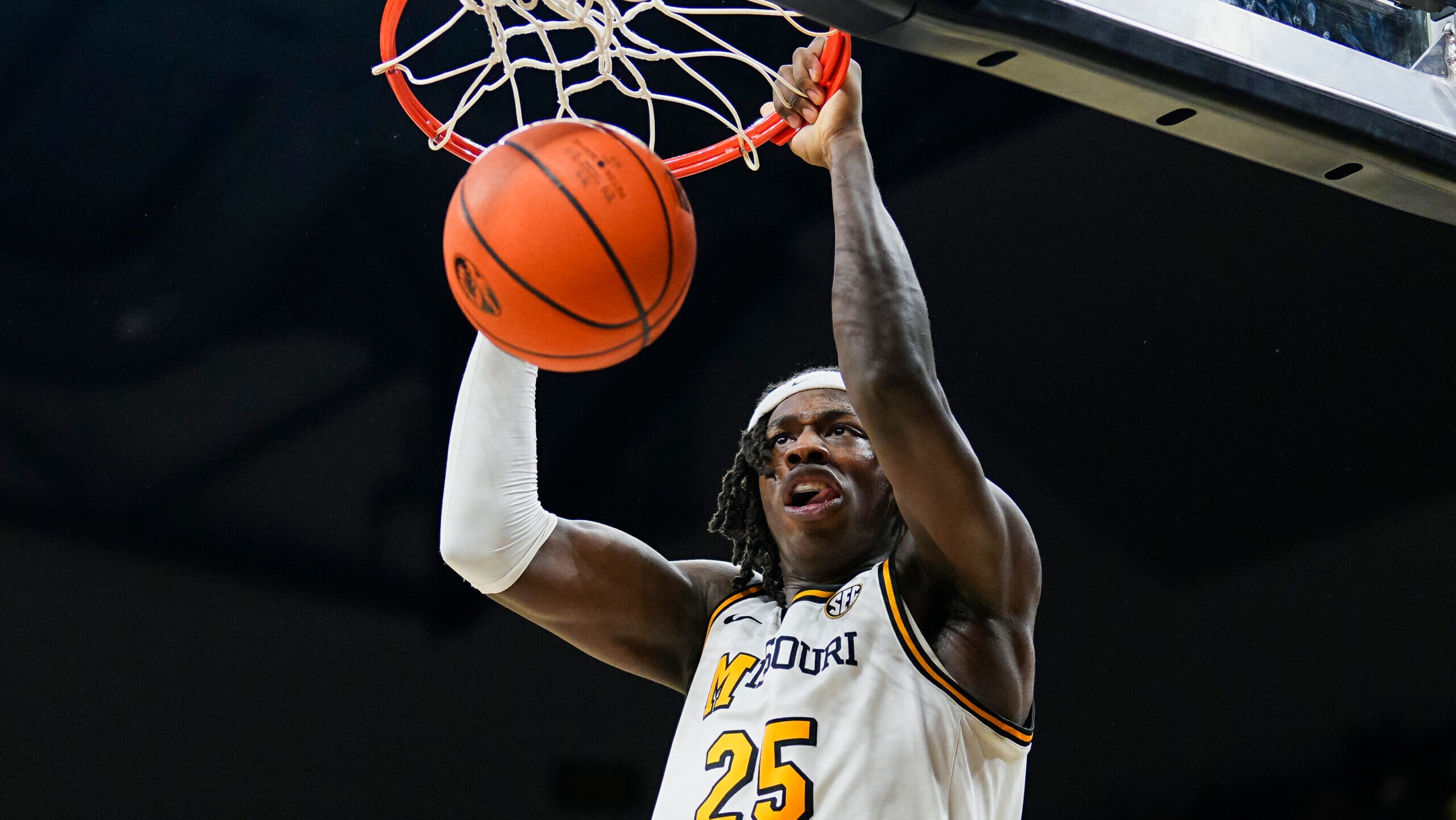Mark Mitchell enters transfer portal after eligibility reinstatement, setting up next stop for Missouri forward