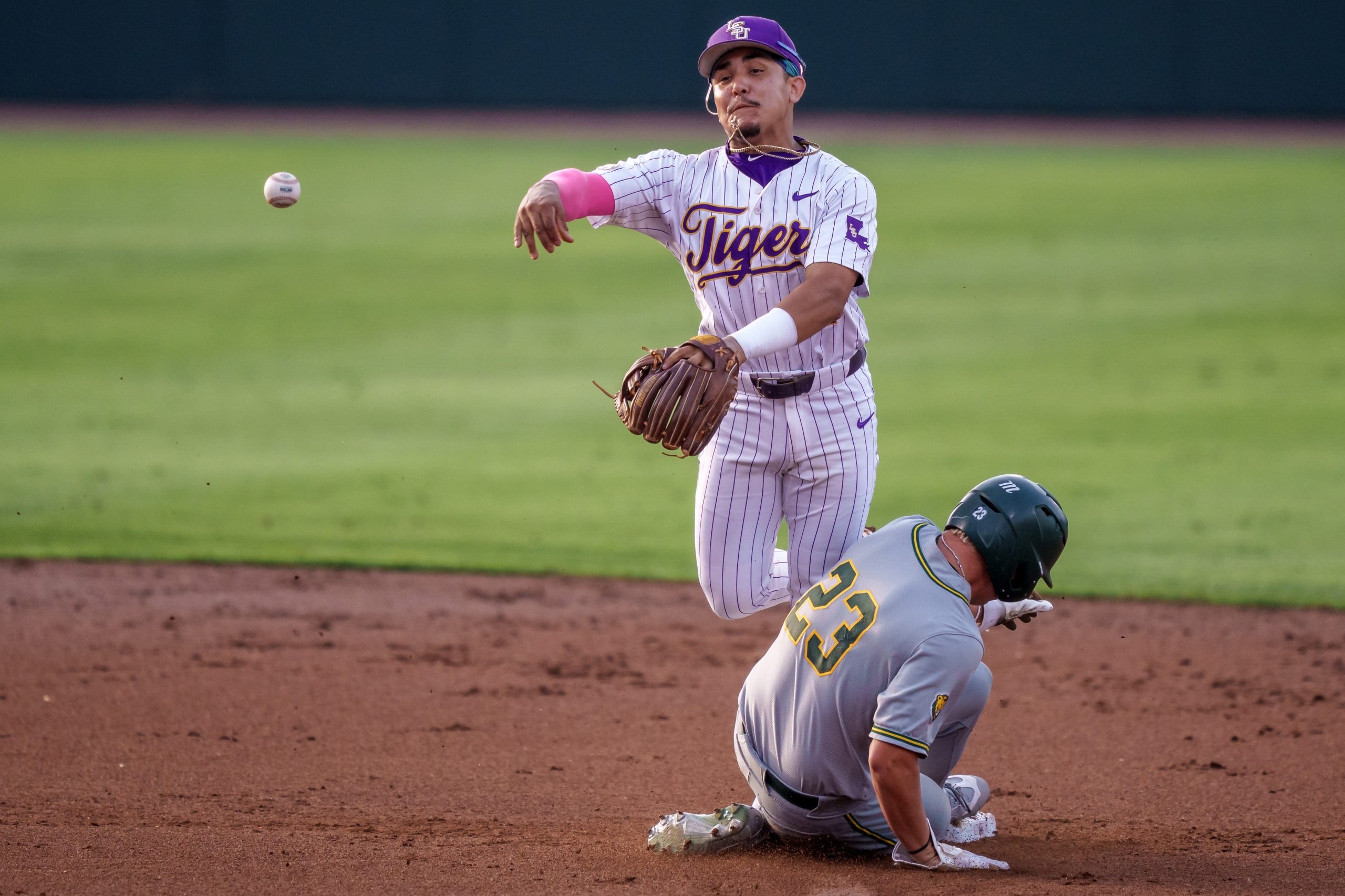 Steven Milam sets his 2026 MLB Draft plan, deciding whether to leave LSU