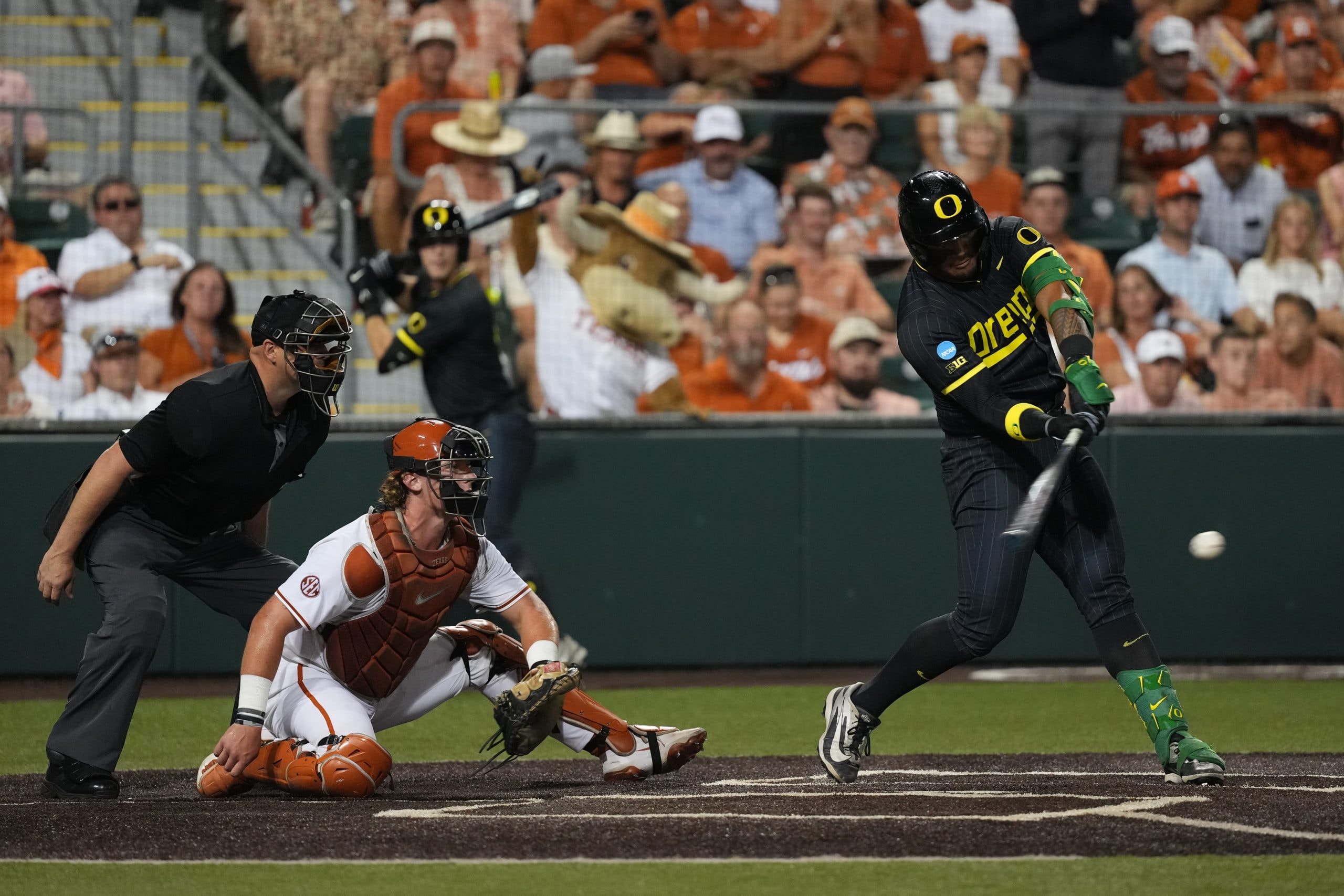 Oregon baseball transfer slugger lists three SEC programs among finalists in portal