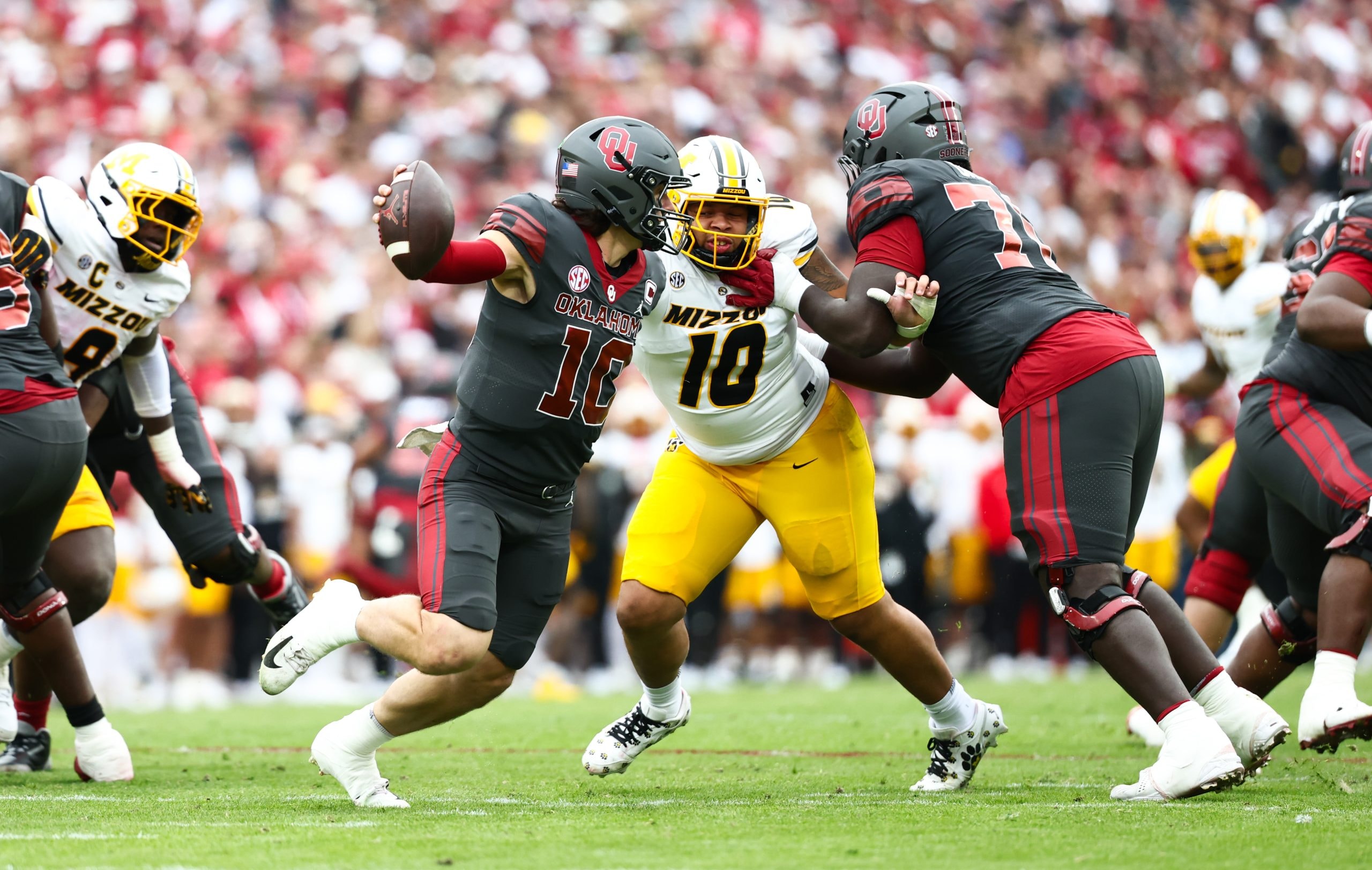 Mizzou defensive lineman Sterling Webb receives TRO against NCAA, clearing eligibility for 2026