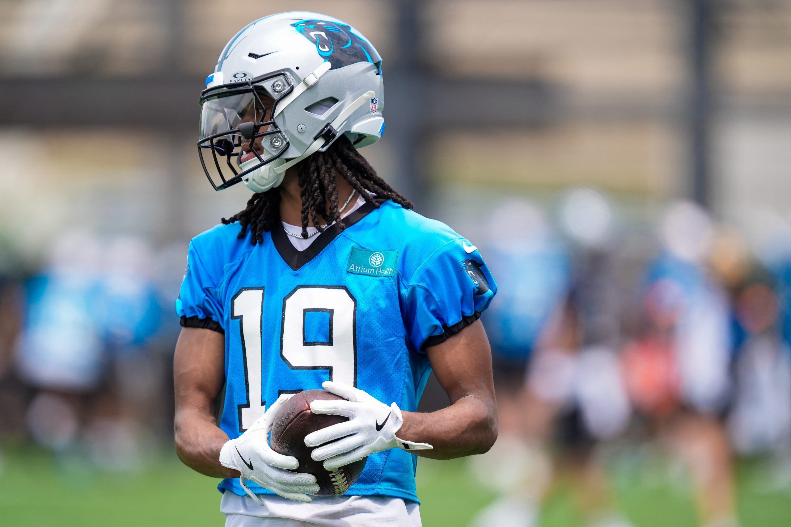 Chris Brazzell carted off after injury during Carolina’s 7-on-7s, report says