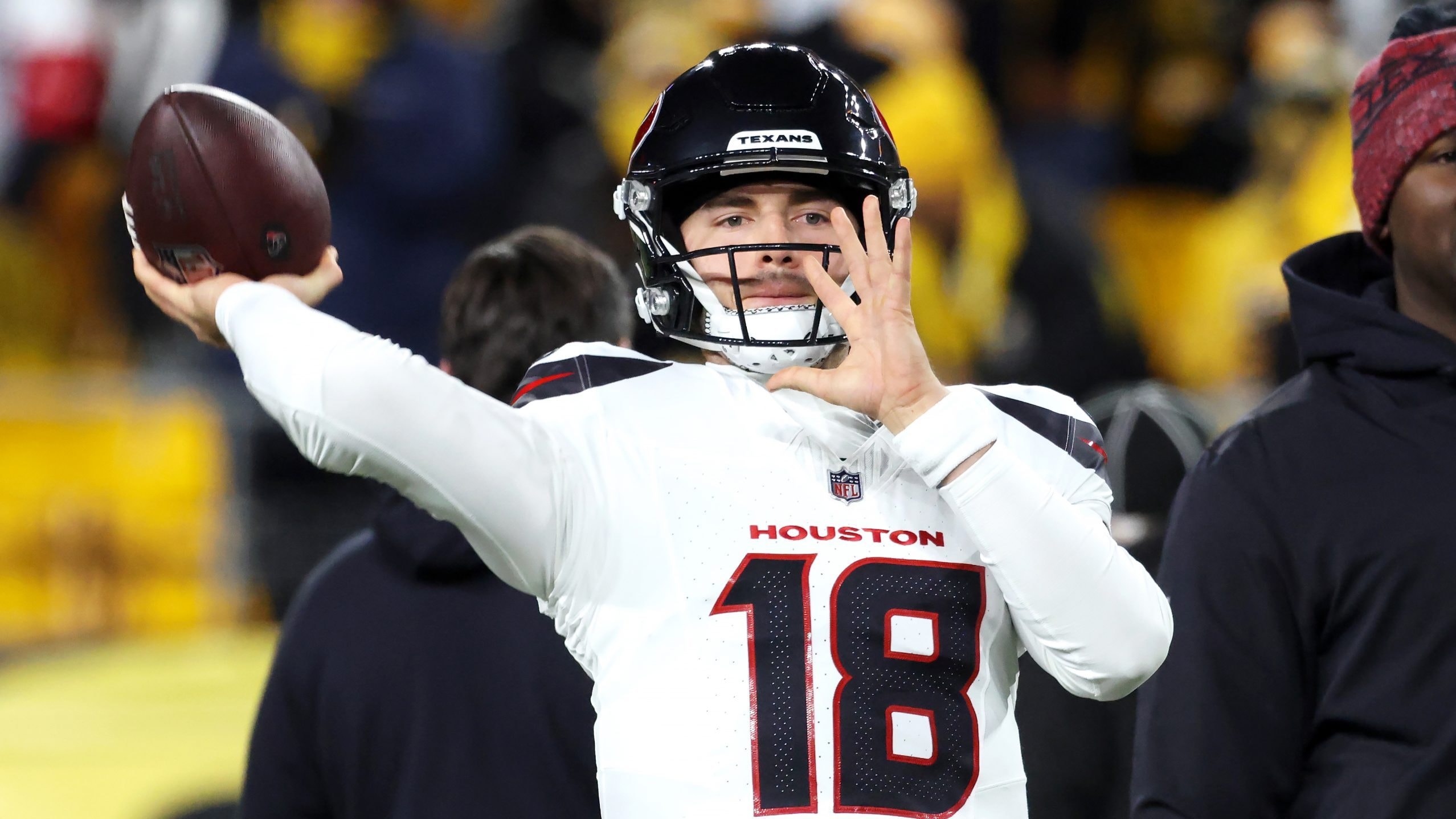 Graham Mertz leaves Texans preseason action with serious knee scare, Houston reportedly worries about an ACL