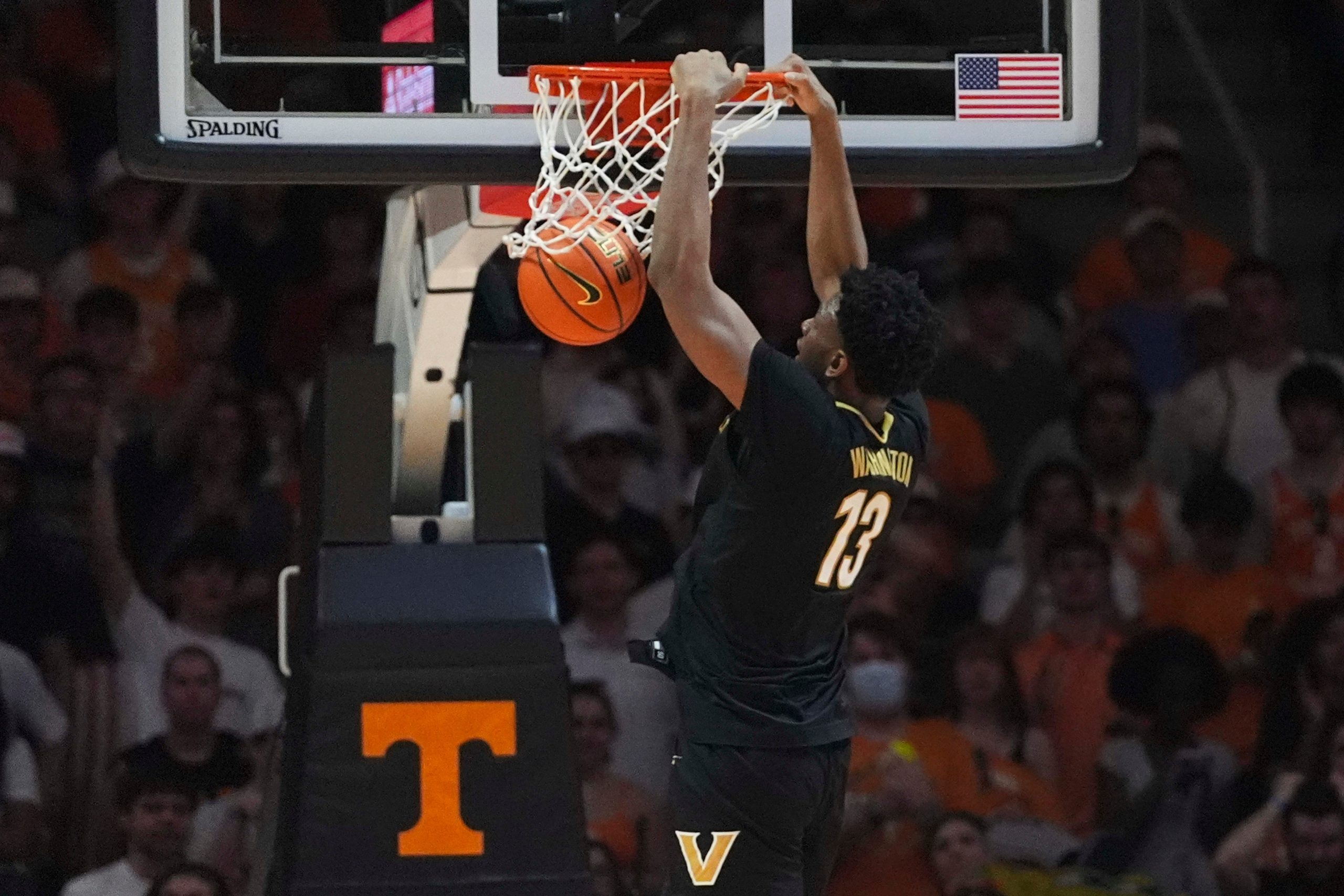 Tennessee basketball lands Jalen Washington as a late transfer portal piece, emphasizing roster balance