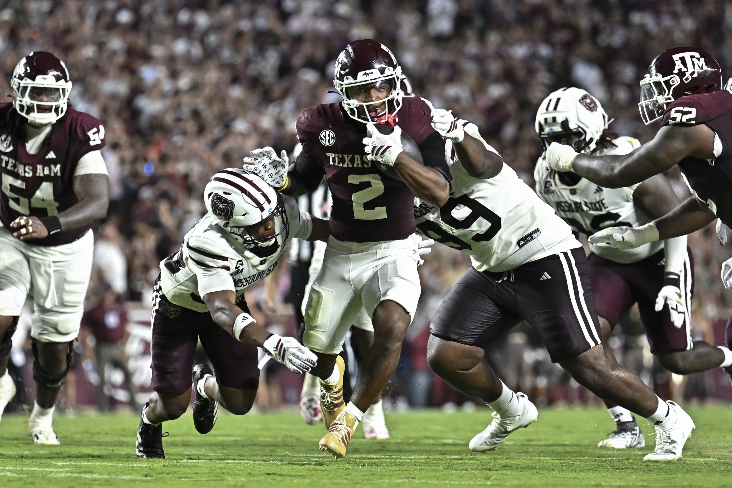 Jamarion Morrow backs Texas A&M OC Holmon Wiggins, citing “accountability” after Mizzou struggles