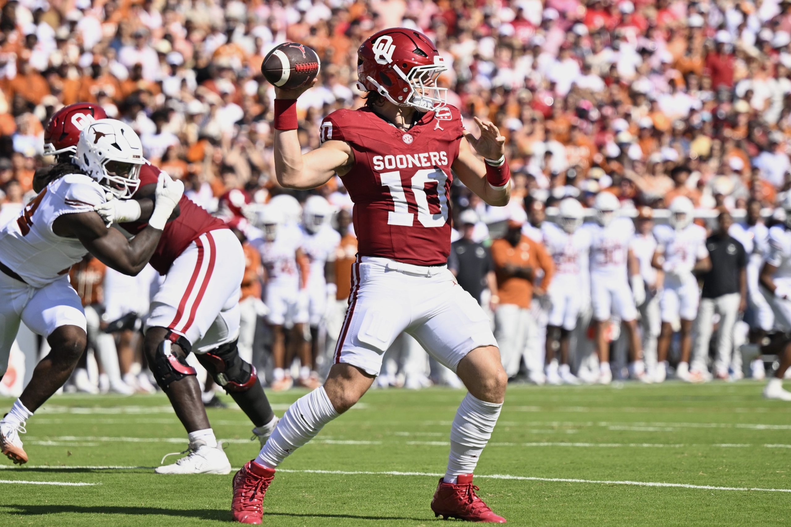 Oklahoma rallies late to stun No. 1 Texas 27-24 in Red River Rivalry at the Cotton Bowl